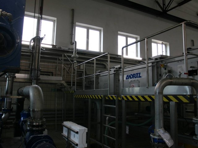 9. Pomosty stacji zagęszczania osadu